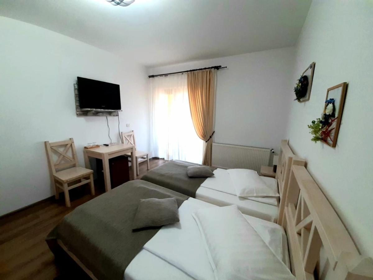 Hotel Dor De Casa Doljesti Esterno foto