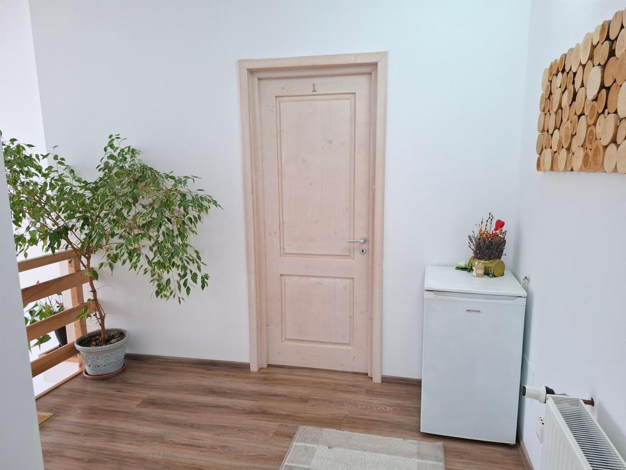 Hotel Dor De Casa Doljesti Esterno foto