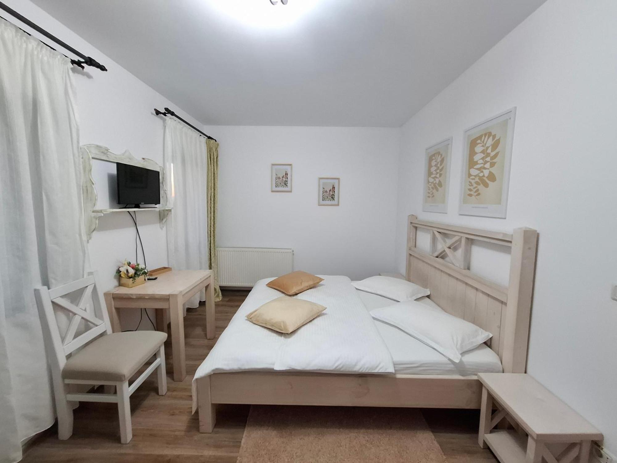 Hotel Dor De Casa Doljesti Esterno foto