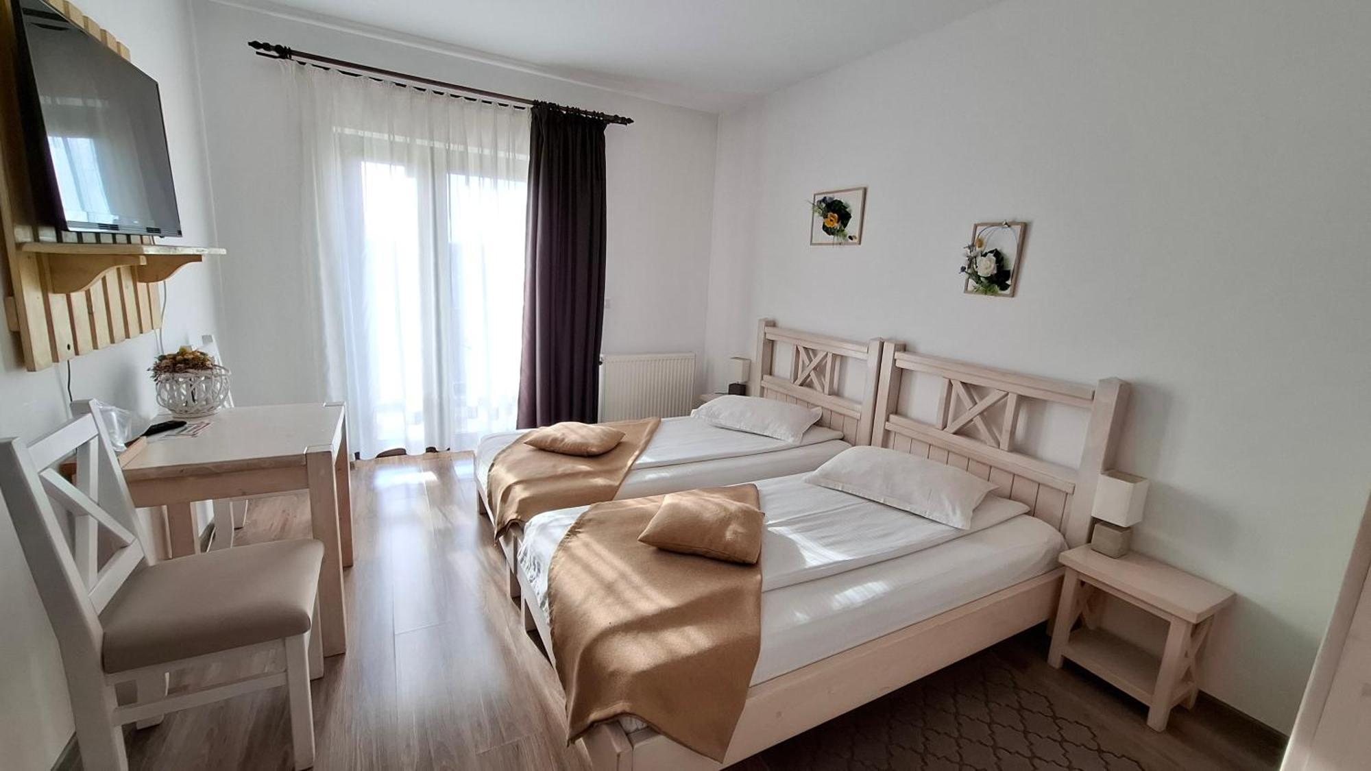 Hotel Dor De Casa Doljesti Esterno foto